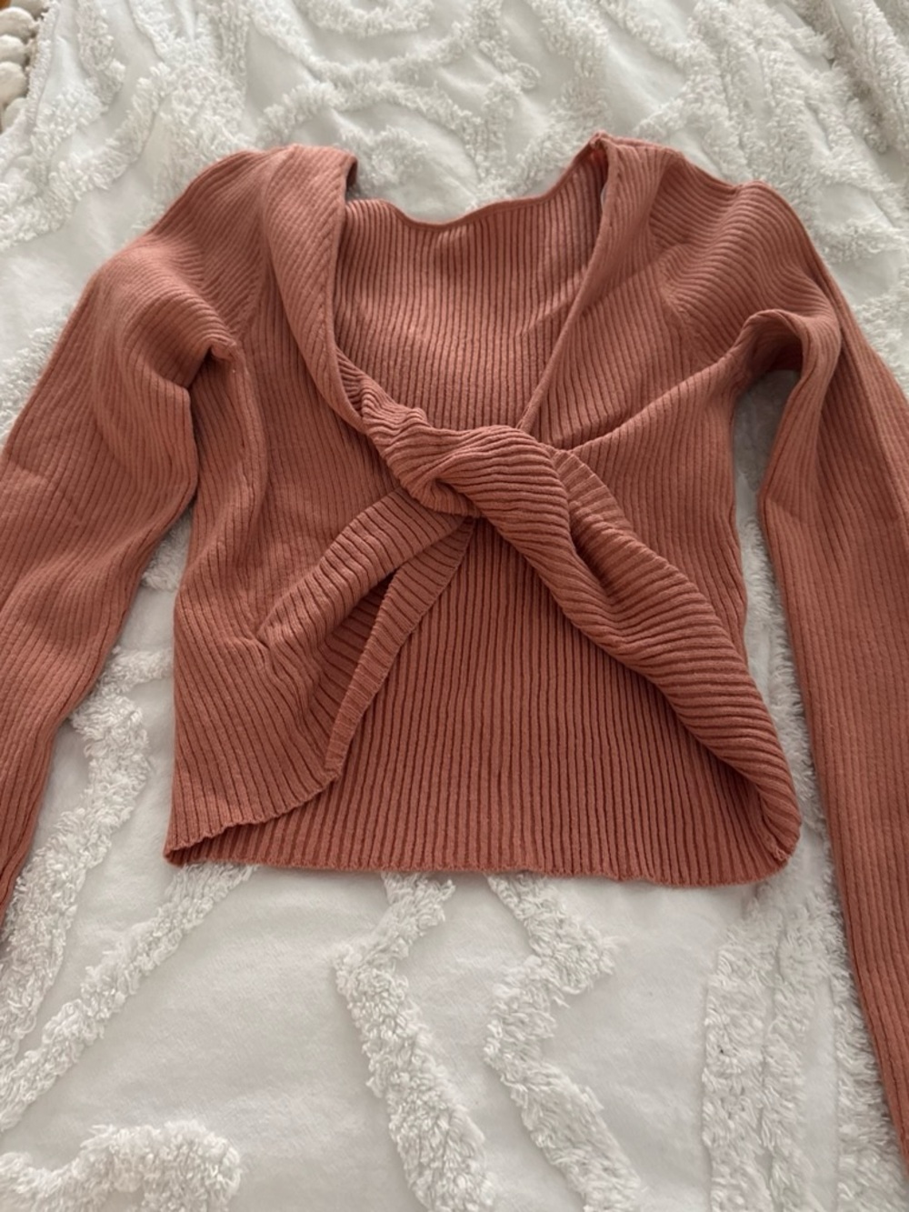 vestique twist back  Ribbed Sweater in Dusty Rose